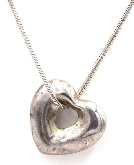 925 Sterling silver heart shaped pendant on snake chain necklace