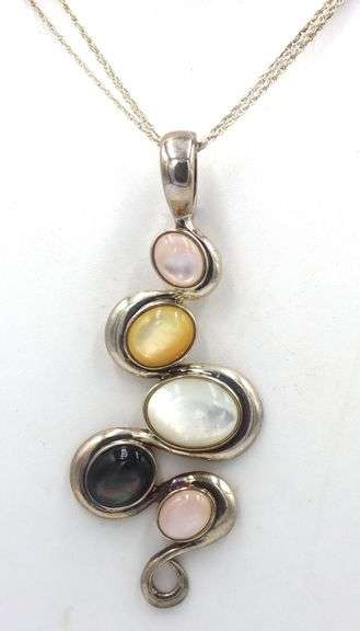 Carolyn Pollack signed 925 sterling silver mother of pearl and black onyx pendant on Italian chain n