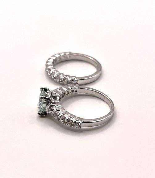 Dazzling 2 Band 2.75 Ct VVS1  Lab Simulated Diamond Ring Set