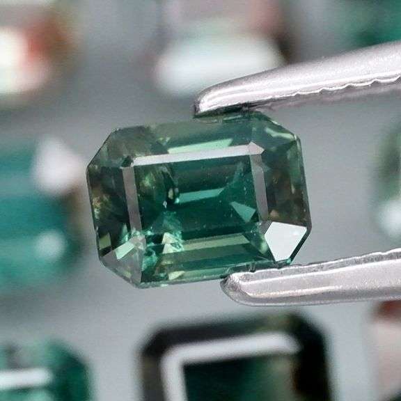All natural! Sourced from Tanzania! 4.20ct Sapphire set!