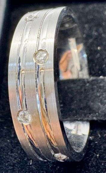 14K White Gold Round Brilliant Cut Diamond Ring