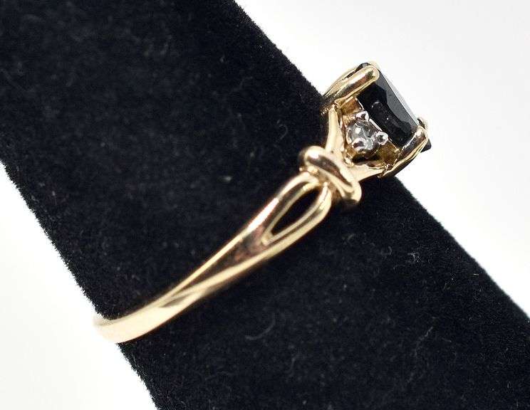 Beautiful 10k yellow Gold Blue Sapphire and Diamond Ring