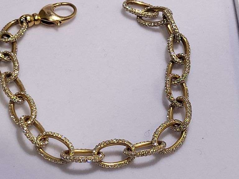 18KT yellow gold with 3.93 round cut diamonds link bracelet