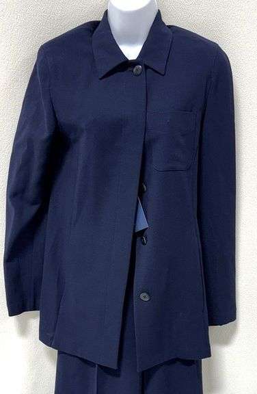 Stylish Female Suit, 100% Wool, Made in Italy