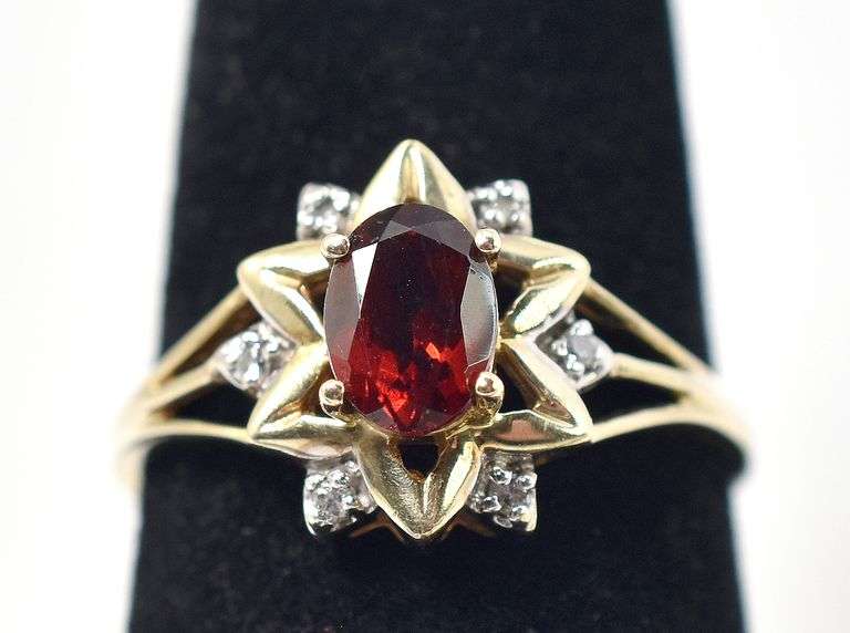 Fabolous 10k Yellow Gold Red Garnet and Diamond Ring