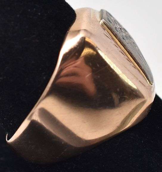Mesmerizing Men's Square Top Ring in 14K Rose Gold