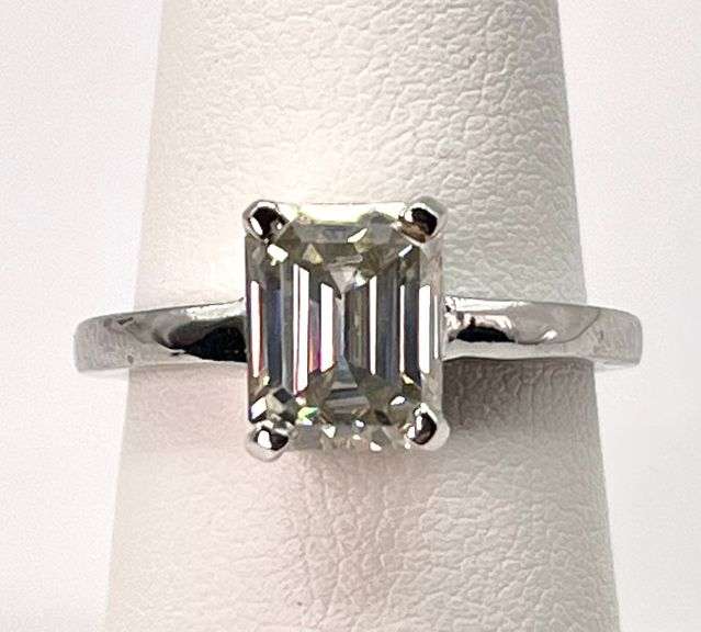Sparkling 2.15 Ct Bright White Lab Simulated Diamond Ring