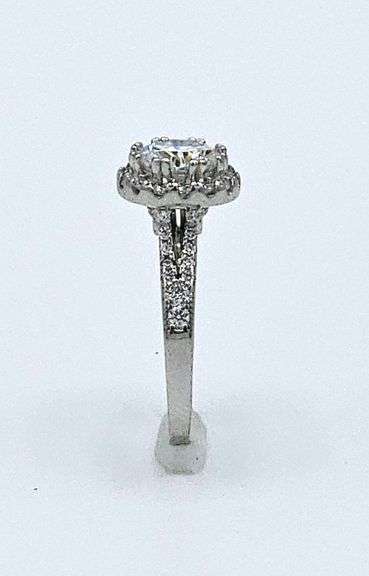 Dazzling 2.15 Ct Ice White Lab Simulated Diamond Ring
