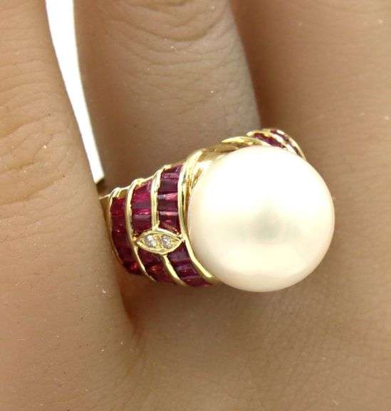 14kt Yellow gold South Sea pearl and ruby and diamond ring