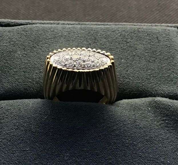 MEN’S 18K YELLOW GOLD NATURAL DIAMOND RING