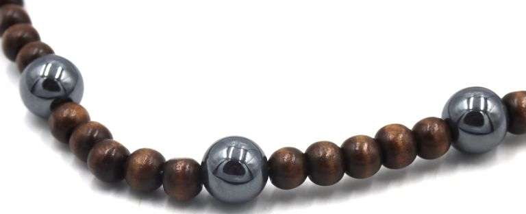 Wooden beads necklace with silver clasp