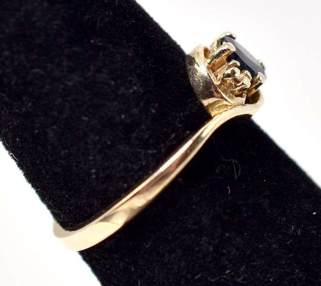 Pretty 10K Yellow Gold Diamond and Blue Sapphire Gemstone Ring