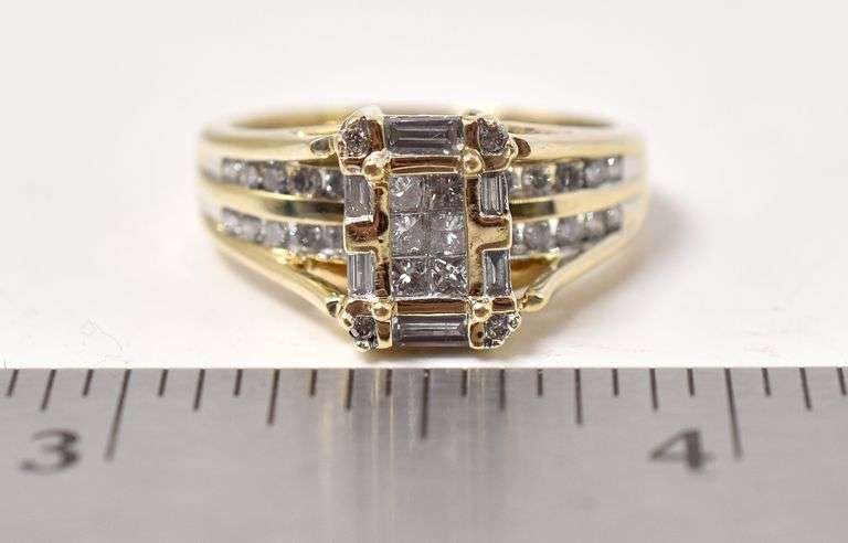Unique 14K Yellow Gold Diamond Ring