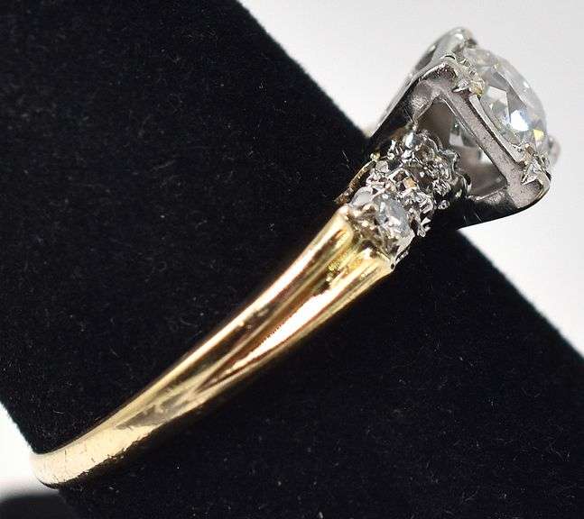 Captivating Diamond Engagement Ring in 14K Yellow Gold