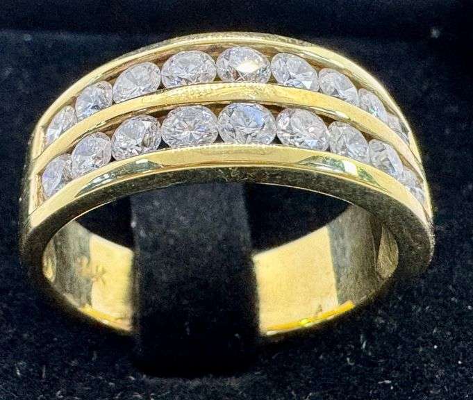 14K Yellow Gold Round Brilliant Cut Diamond Ring