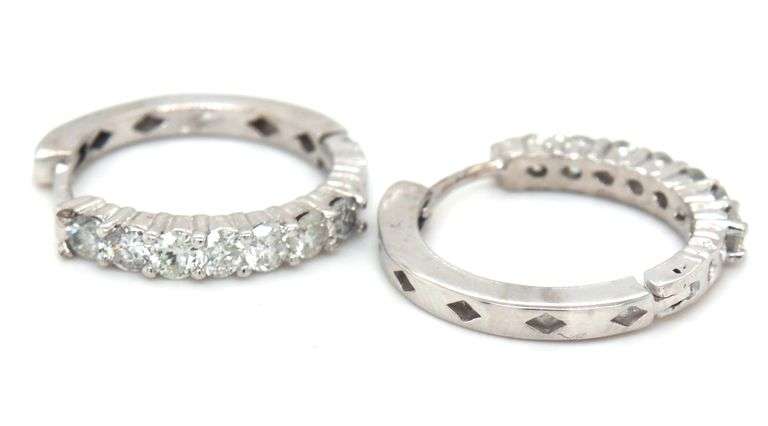 14kt White gold 1.40ctw shared prong diamond hoop