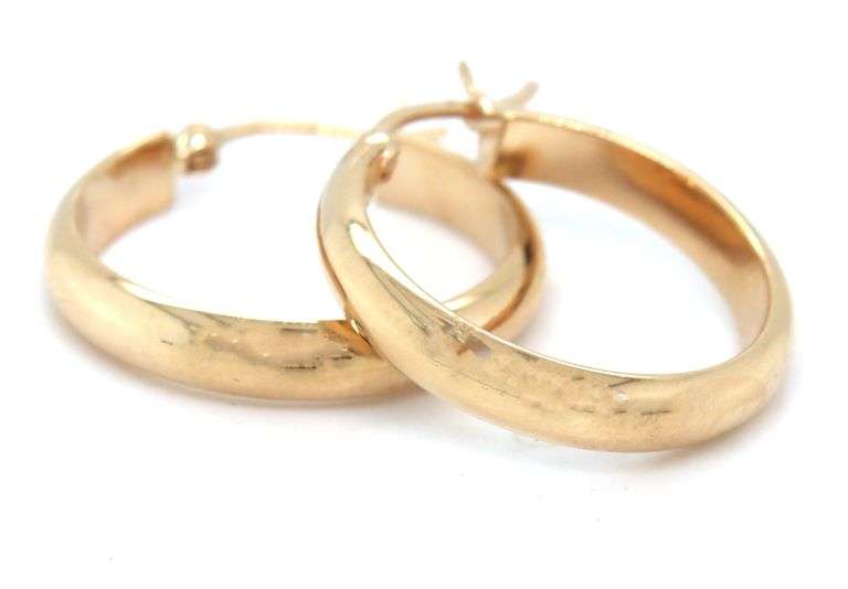 14kt Yellow gold hoop earrings