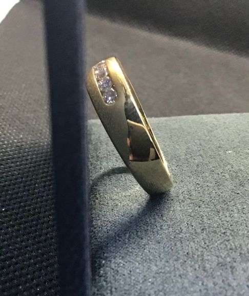 MEN’S 14K YELLOW GOLD NATURAL DIAMOND WEDDING BAND