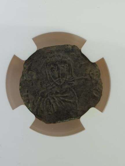 750-775 Byzantine Empire, Constantine - NGC XF