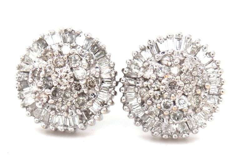 14kt White gold diamond cluster round earrings