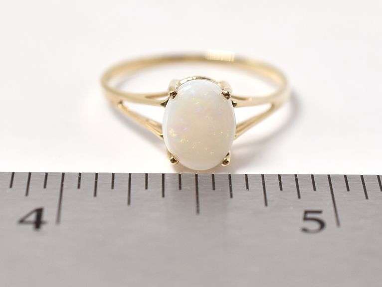 Pretty 10K Yellow Gold Opal Gemstone Ring