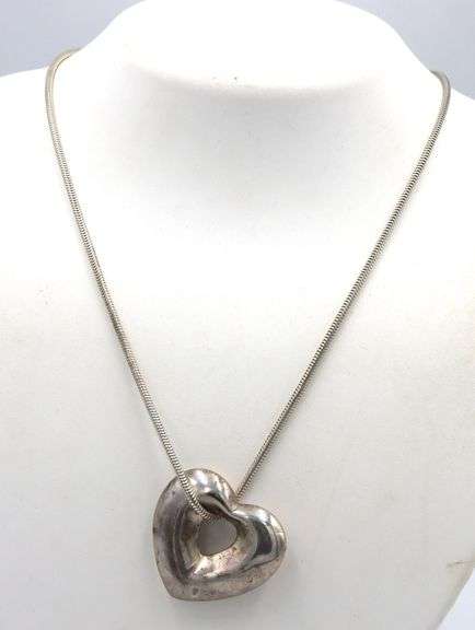 925 Sterling silver heart shaped pendant on snake chain necklace