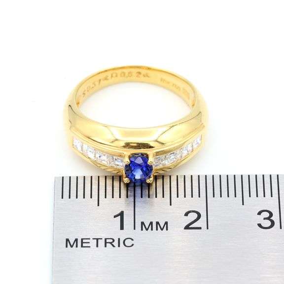 18k Yellow Gold Natural Blue Sapphire and Natural Diamond Ring