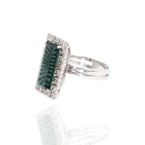 Platinum 900 Natural Green Tourmaline and Natural Diamond Ring