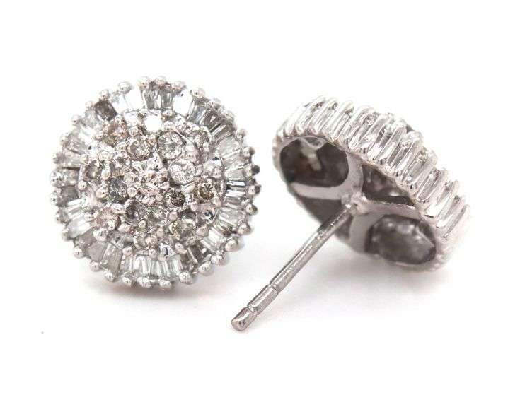 14kt White gold diamond cluster round earrings