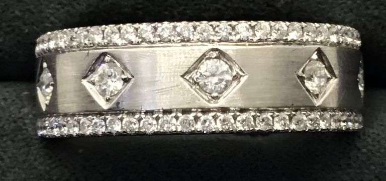 MEN’S 14K WHITE GOLD NATURAL DIAMOND WEDDING BAND