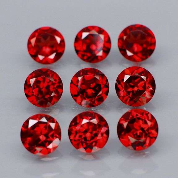 Glittering! 8.75ct UNTREATED cherry red Mozambique Garnet set