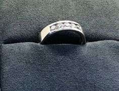 MEN’S 14K WHITE GOLD NATURAL DIAMOND WEDDING BAND