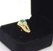 18kt Yellow gold apx 0.45ct Oval Emerald & Diamond Accent Ring