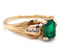 10kt Yellow gold emerald cut emerald ring