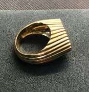 MEN’S 18K YELLOW GOLD NATURAL DIAMOND RING