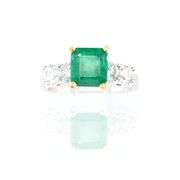 18k White Gold Natural Emerald and Diamond Ring Size 7