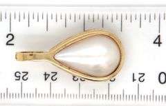 14kt Yellow gold pearl pendant
