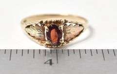 Vintage 10K Yellow Gold Red Garnet Ring