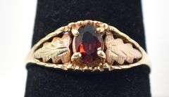 Vintage 10K Yellow Gold Red Garnet Ring