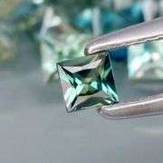 Stunning! 3.24ct set of blue green princess cut Sapphires