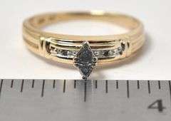 Amazing Diamond Engagement Ring in 10K Yellow Gold