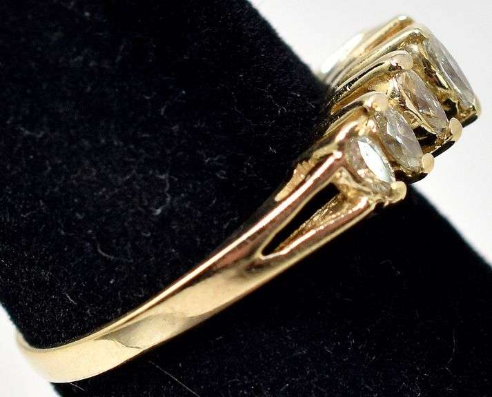 Stunning 14K Yellow Gold Diamond Ring