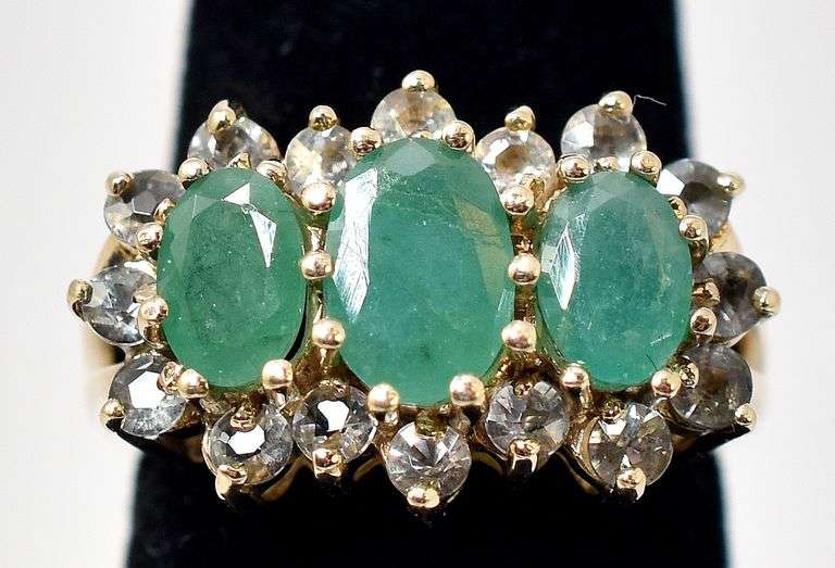 Stunning Emerald and Diamond Ring in 10K Yellow Gold