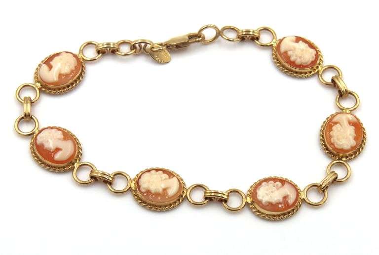 Pretty 14K YG Cameo Bracelet