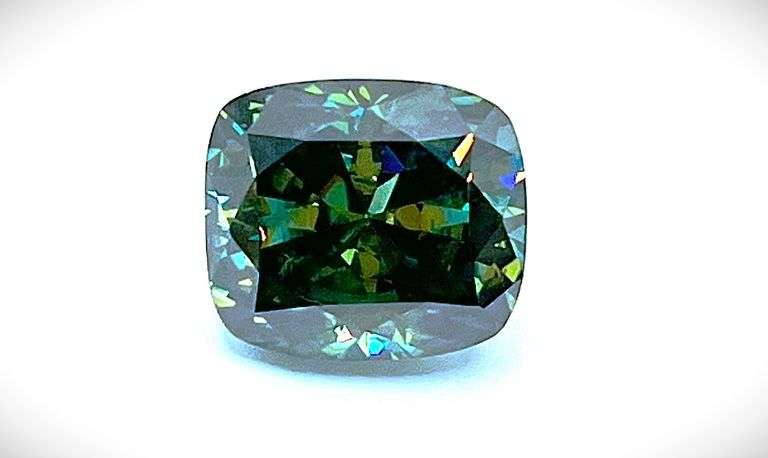 Huge 8.05 Ct Sparkling VVs1 Emerald Green Lab Simulated Diamond Solitaire