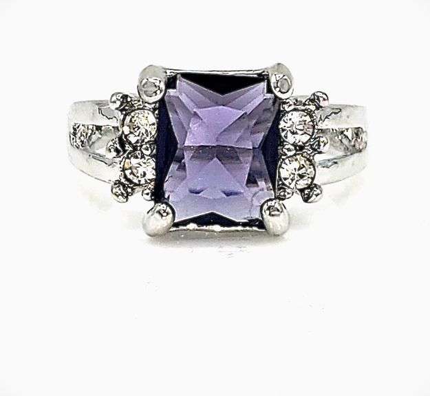 Dazzling 4.25 Ct Deep Purple Lab Simulated Sapphire Diamond Ring