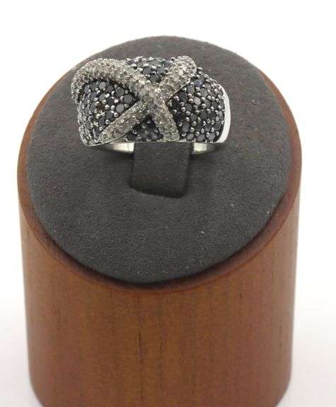 14kt White gold white and black diamond pave diamond band