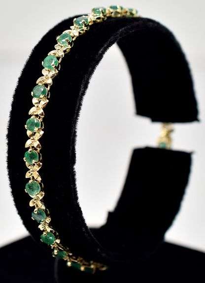Wonderful 14K Yellow Gold Emerald Bracelet