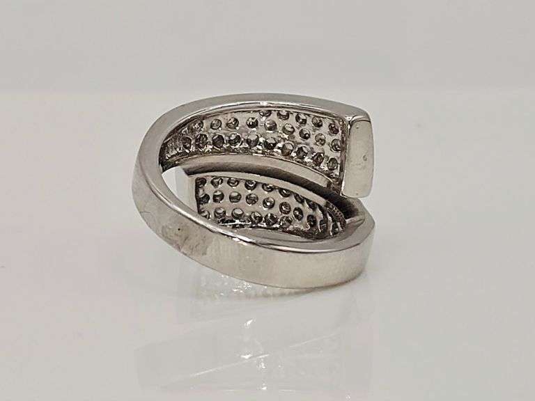 Dazzling 14 Kt White Gold Plated 3.25 Ctw Lab Simulated Diamond Ring