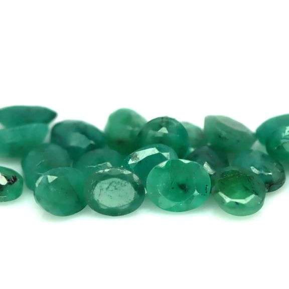 8.70ct 25 piece Zambian Emerald set